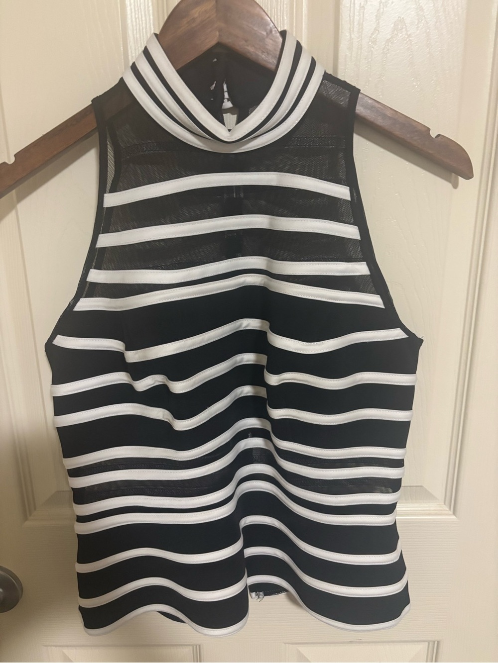 JS Collections Black White Striped Mesh Halter Top Size 10 - Picture 3 of 9